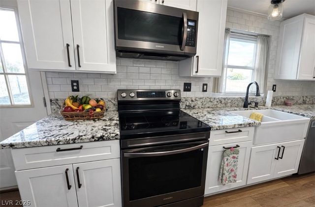 202 Tres Lobos Avenue, Overton, NV 89040