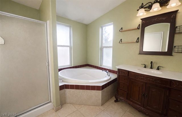 202 Tres Lobos Avenue, Overton, NV 89040