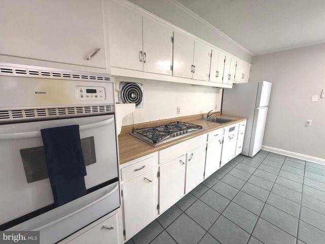 7915 ROLLING VIEW AVE, Nottingham, MD 21236
