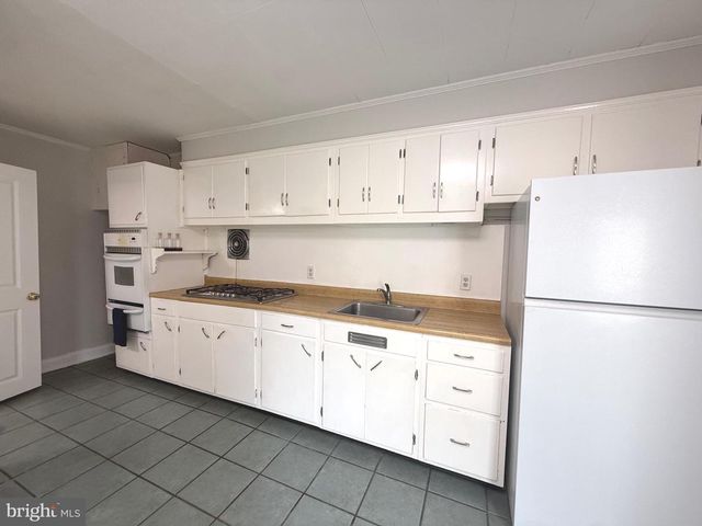 7915 ROLLING VIEW AVE, Nottingham, MD 21236