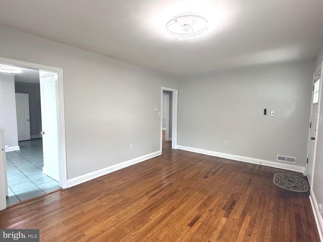7915 ROLLING VIEW AVE, Nottingham, MD 21236