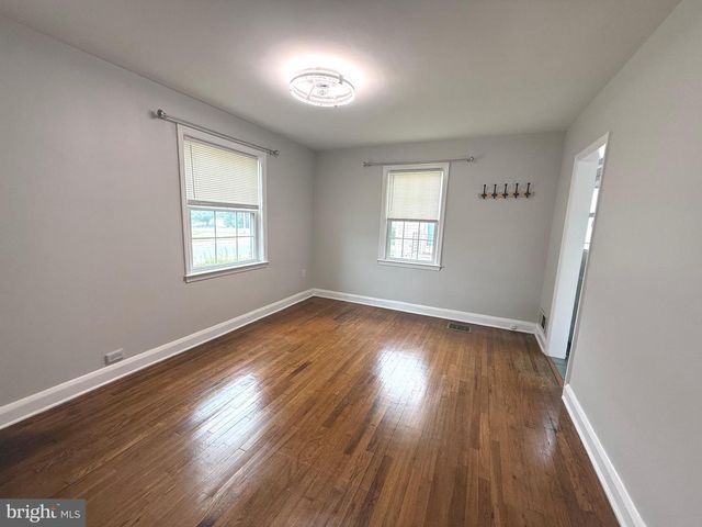 7915 ROLLING VIEW AVE, Nottingham, MD 21236