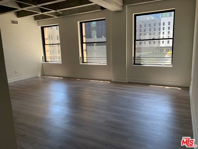 727 W 7th Street 614, Los Angeles, CA 90017