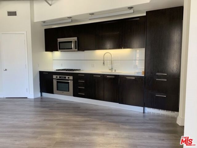 727 W 7th Street 614, Los Angeles, CA 90017