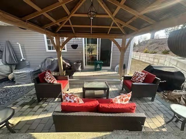 21 Burncoat Hts 0, Worcester, MA 01606