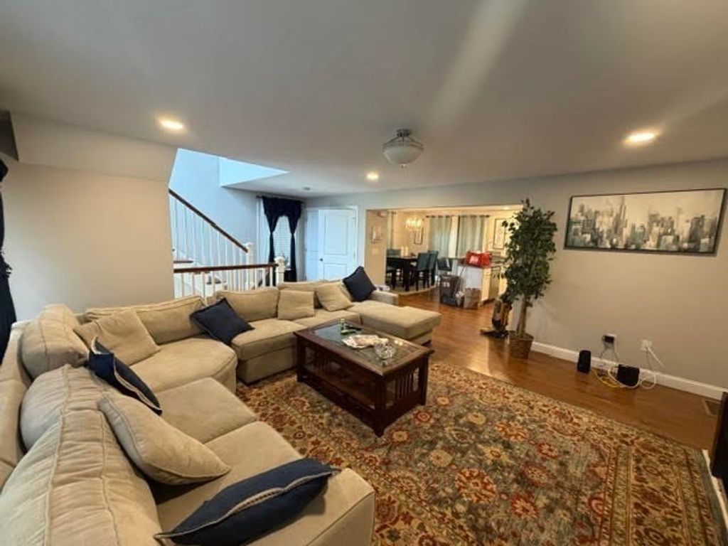 21 Burncoat Hts 0, Worcester, MA 01606