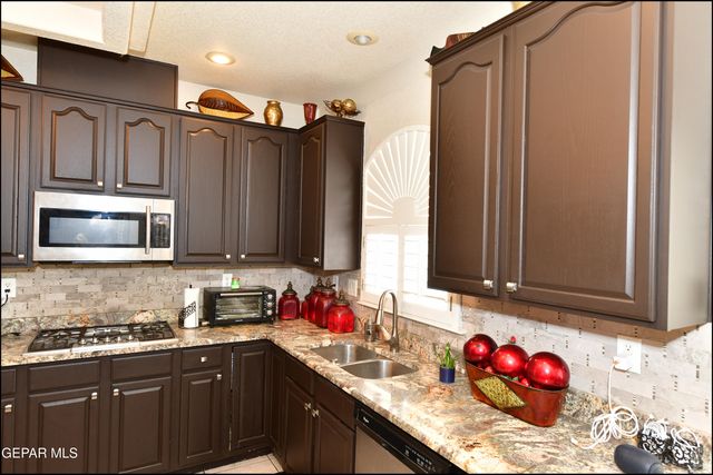 6444 Calle Placido Drive, El Paso, TX 79912