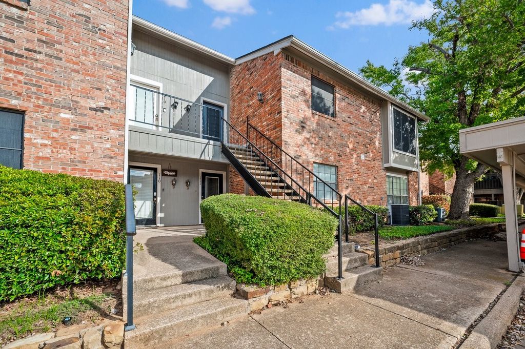 2719 Silver Creek Drive 111, Arlington, TX 76006 — exterior