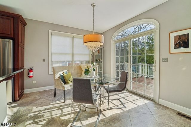 16 Baxter Ln, West Orange Twp., NJ 07052