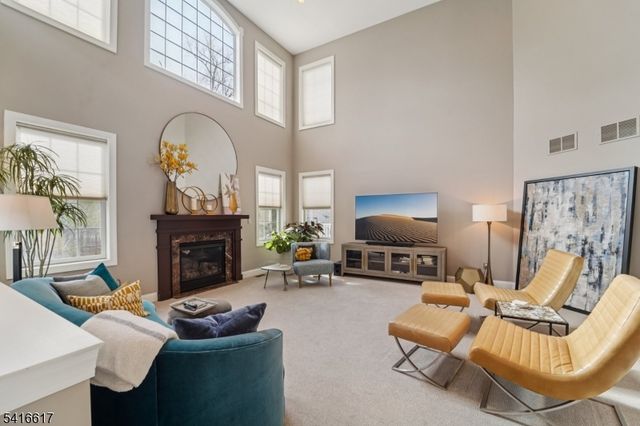 16 Baxter Ln, West Orange Twp., NJ 07052