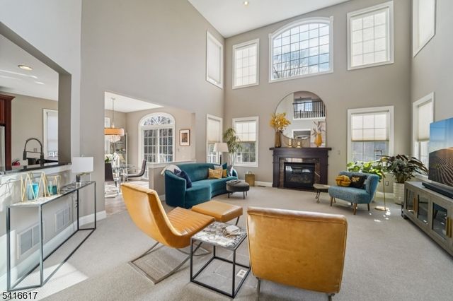 16 Baxter Ln, West Orange Twp., NJ 07052