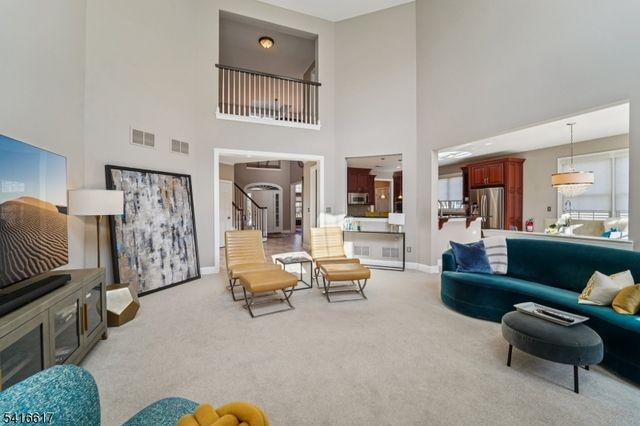 16 Baxter Ln, West Orange Twp., NJ 07052