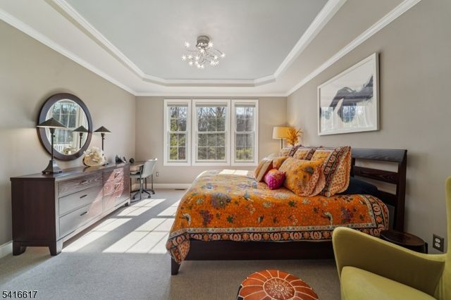 16 Baxter Ln, West Orange Twp., NJ 07052