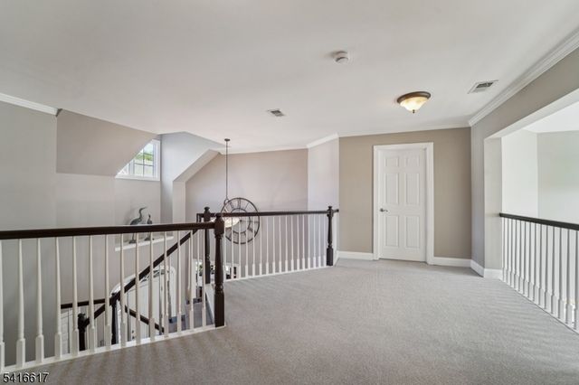 16 Baxter Ln, West Orange Twp., NJ 07052