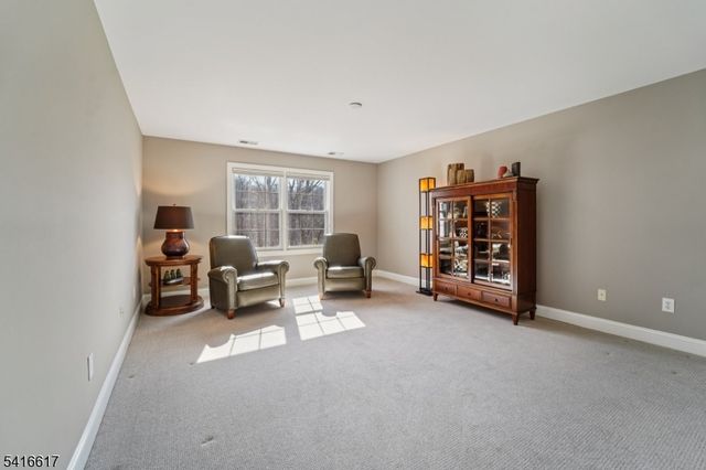 16 Baxter Ln, West Orange Twp., NJ 07052