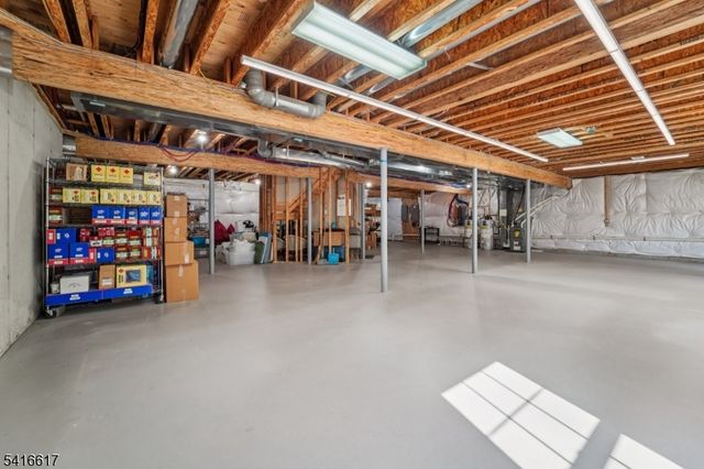 16 Baxter Ln, West Orange Twp., NJ 07052