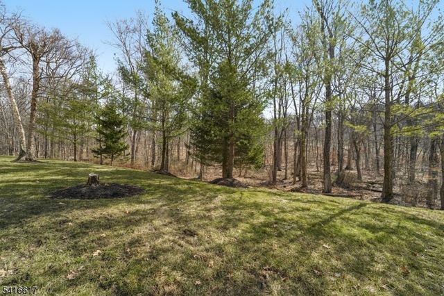 16 Baxter Ln, West Orange Twp., NJ 07052