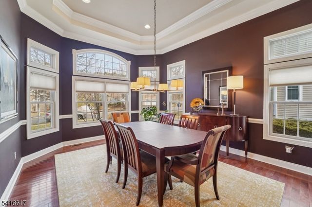 16 Baxter Ln, West Orange Twp., NJ 07052