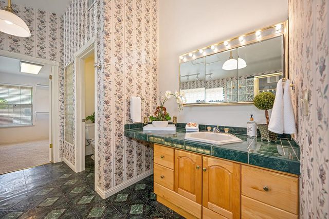 9168 Starina Way, Sacramento, CA 95826