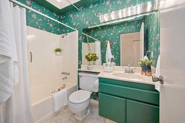 9168 Starina Way, Sacramento, CA 95826