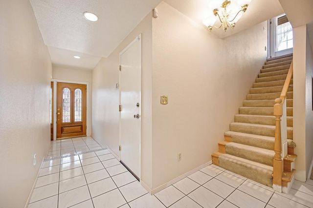 9168 Starina Way, Sacramento, CA 95826