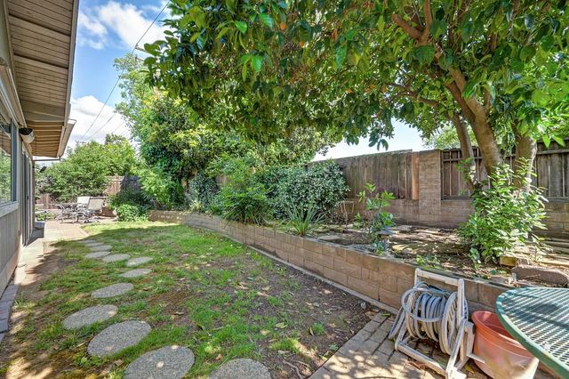 9168 Starina Way, Sacramento, CA 95826