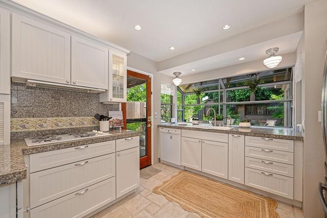 9168 Starina Way, Sacramento, CA 95826