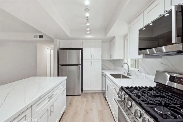 413 Avenue G 4, Redondo Beach, CA 90277