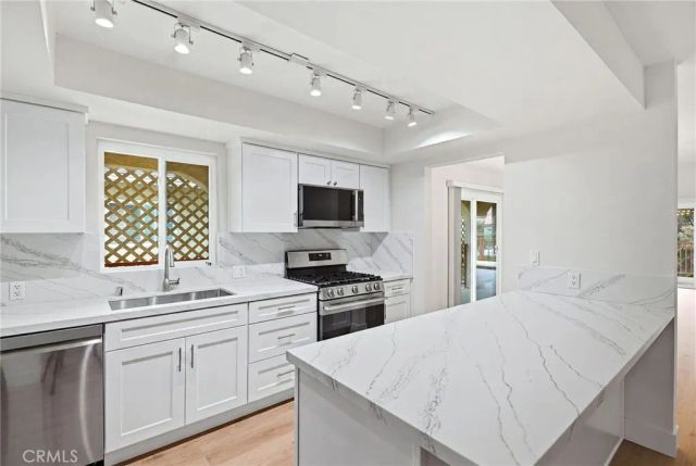 413 Avenue G 4, Redondo Beach, CA 90277