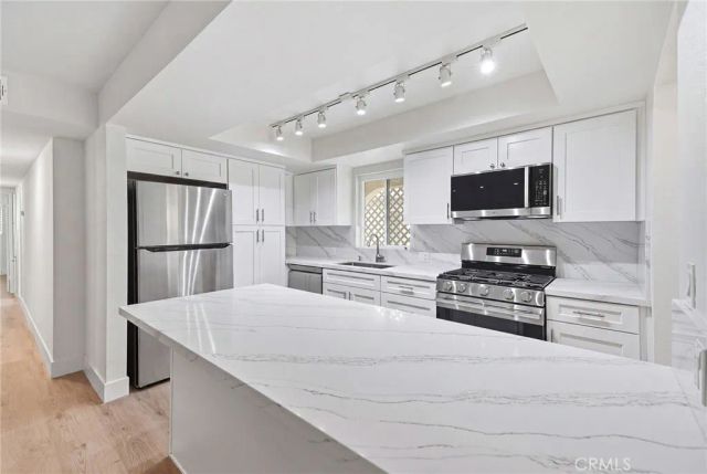 413 Avenue G 4, Redondo Beach, CA 90277