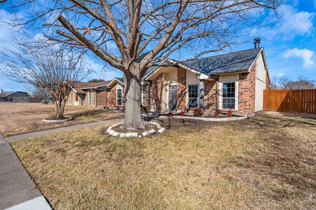 8829 Denver Street, Rowlett, TX 75088