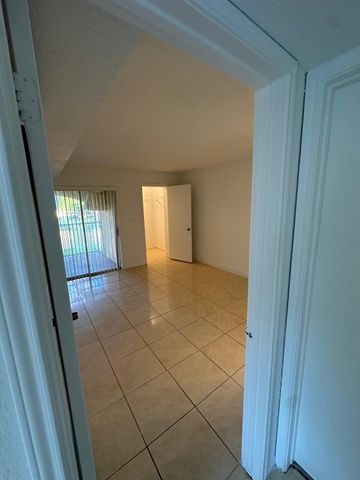 2405 NW 33rd Street 1207, Oakland Park, FL 33309