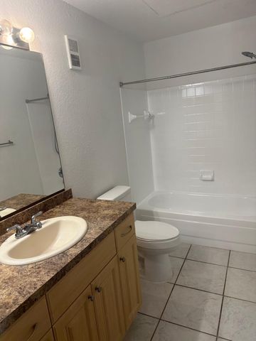 2405 NW 33rd Street 1207, Oakland Park, FL 33309