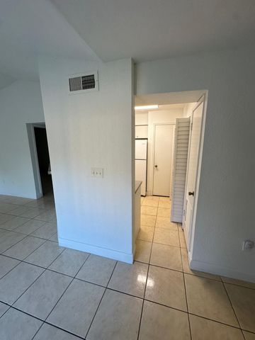 2405 NW 33rd Street 1207, Oakland Park, FL 33309