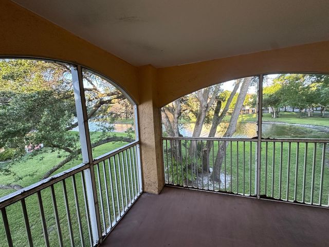 2405 NW 33rd Street 1207, Oakland Park, FL 33309