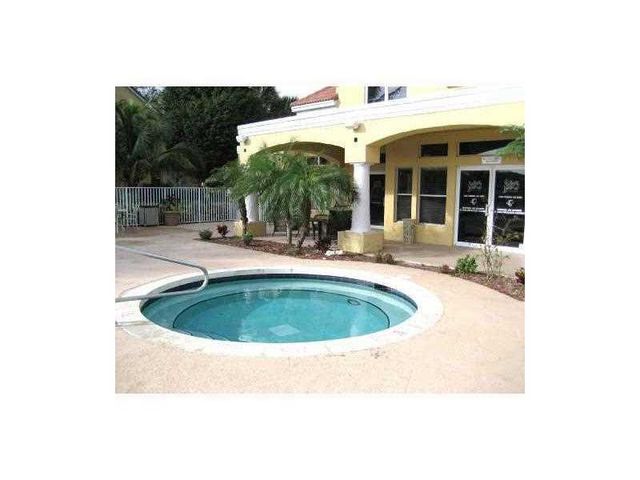 2405 NW 33rd Street 1207, Oakland Park, FL 33309