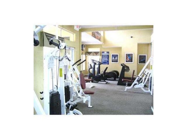 2405 NW 33rd Street 1207, Oakland Park, FL 33309