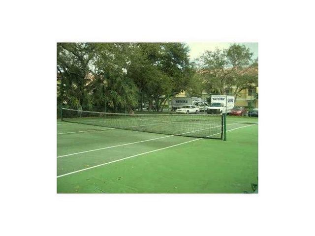 2405 NW 33rd Street 1207, Oakland Park, FL 33309
