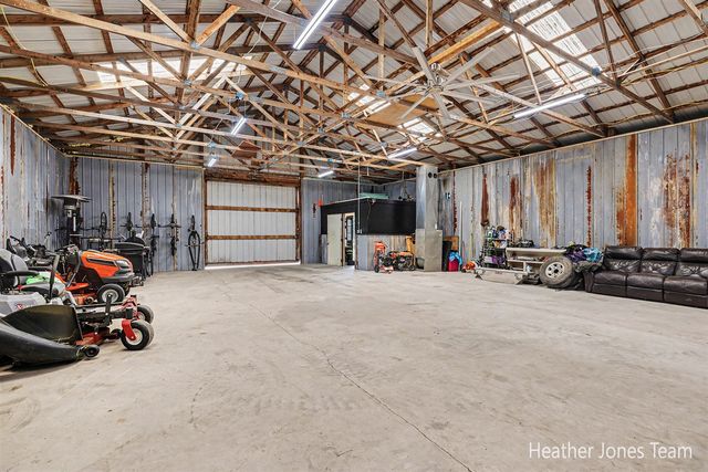8960 Myers Lake Avenue, Rockford, MI 49341