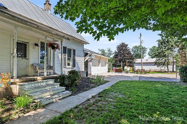 8960 Myers Lake Avenue, Rockford, MI 49341