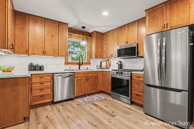 8960 Myers Lake Avenue, Rockford, MI 49341
