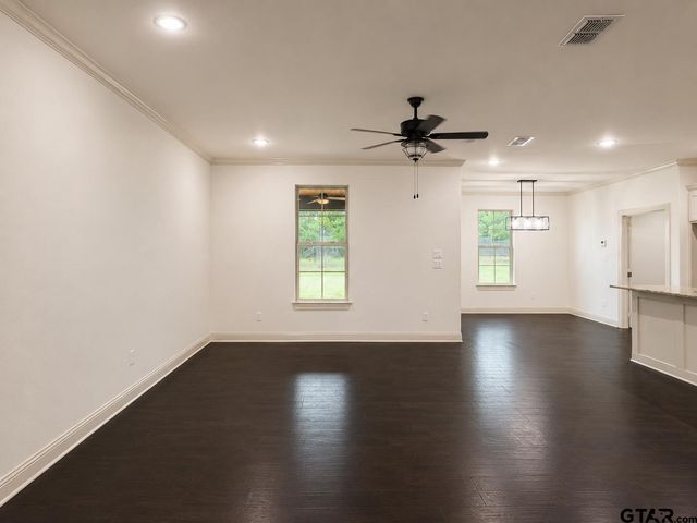 19356 Cedarpark Pl, Lindale, TX 75771