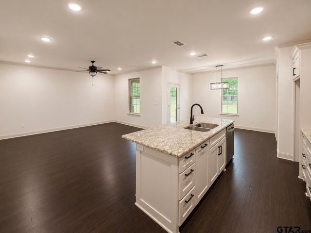 19356 Cedarpark Pl, Lindale, TX 75771