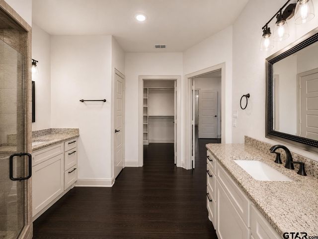 19356 Cedarpark Pl, Lindale, TX 75771