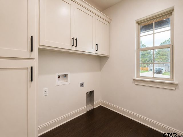 19356 Cedarpark Pl, Lindale, TX 75771