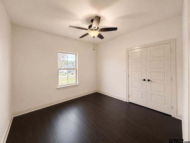 19356 Cedarpark Pl, Lindale, TX 75771