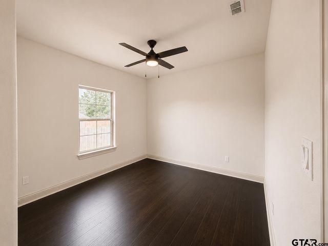 19356 Cedarpark Pl, Lindale, TX 75771