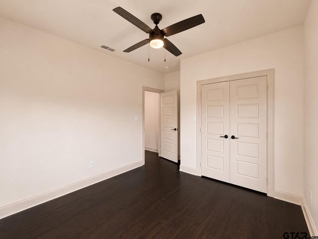 19356 Cedarpark Pl, Lindale, TX 75771