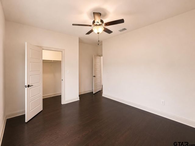 19356 Cedarpark Pl, Lindale, TX 75771