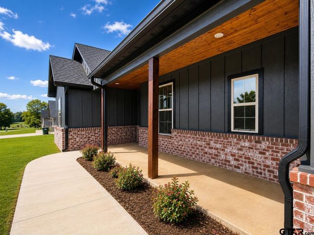 19356 Cedarpark Pl, Lindale, TX 75771